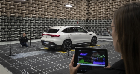 Die Soundexperten im Mercedes-Benz Technologie Center (MTC) in Sindelfingen entwickeln fr jedes Mercedes-Benz Elektromodell einen individuell abgestimmten E-Sound - Quelle: Mercedes-Benz